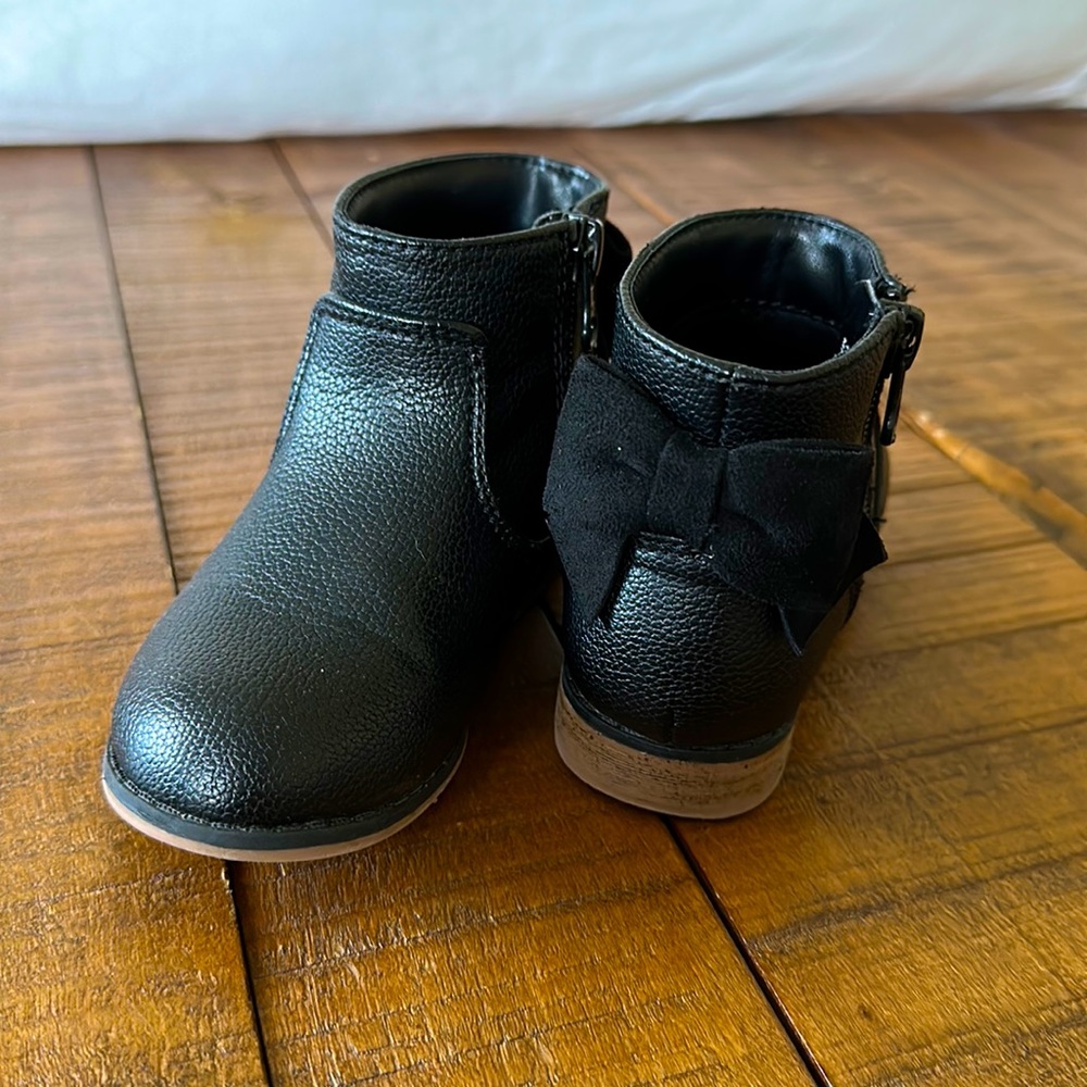 Toddler black booties